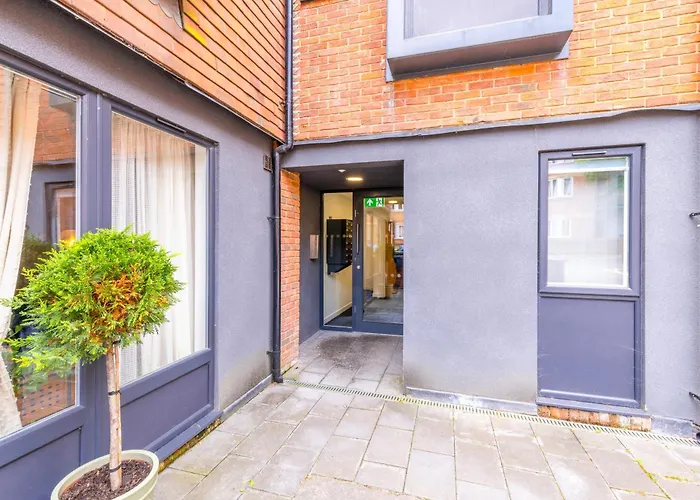 Contemporary Abbey Yard By Prescott Apartments