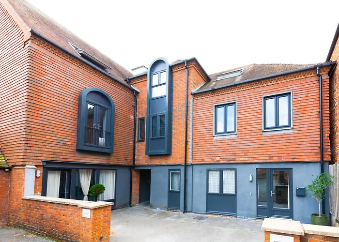 Contemporary Abbey Yard By Prescott Apartments
